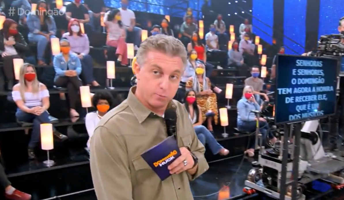 O apresentador Luciano Huck durante o programa Domingão (Foto: Reprodução/TV Globo)